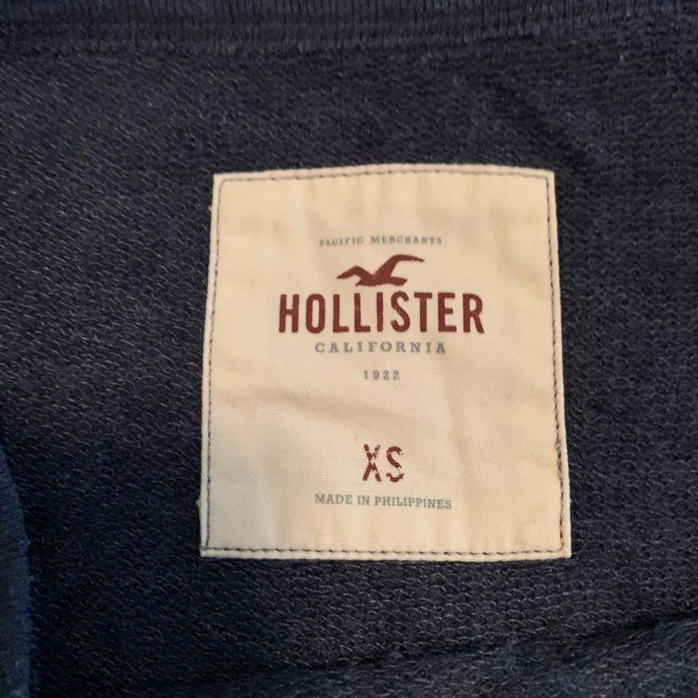 Hollister Sweatshirt with Gemstones Size XS